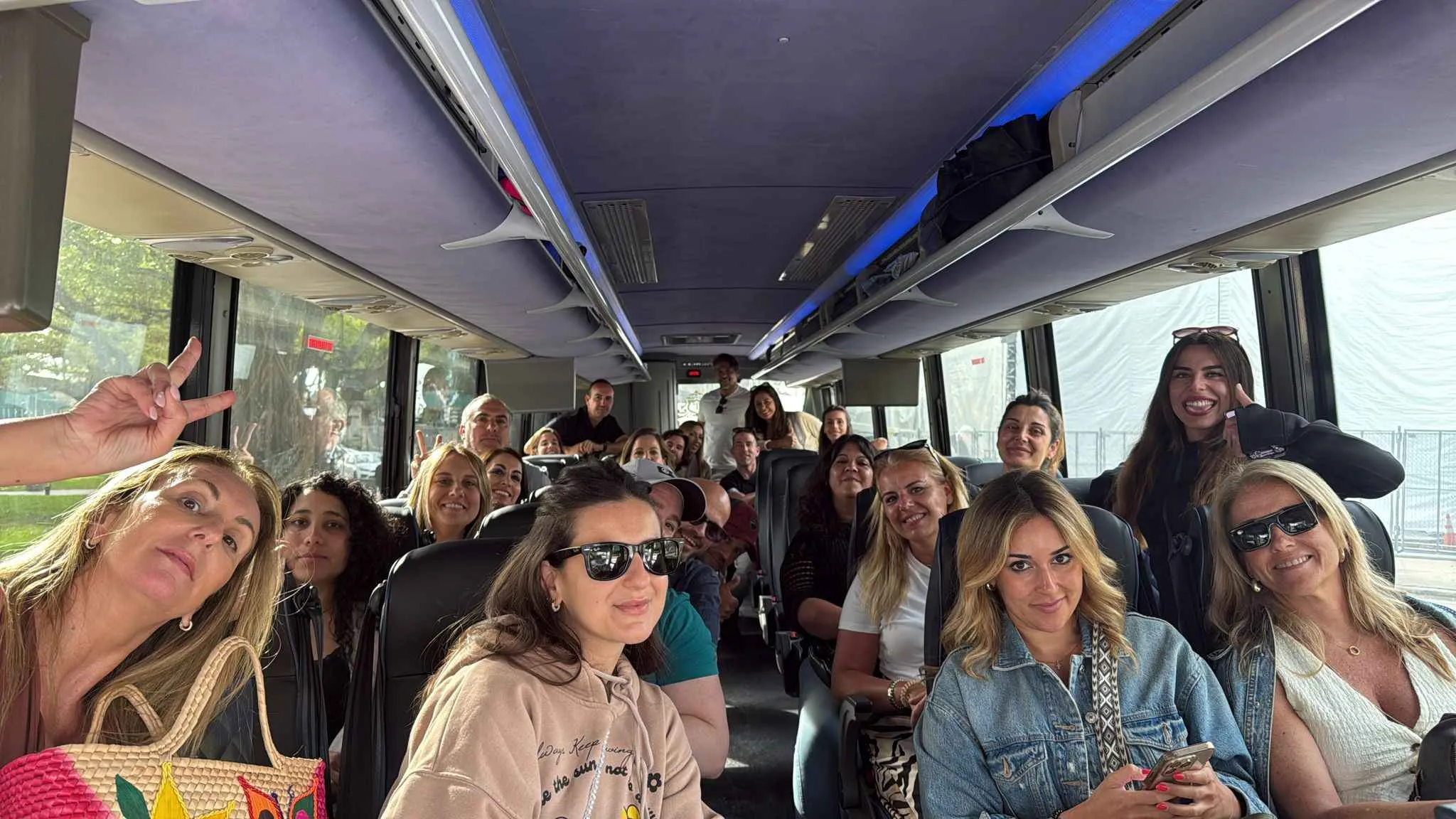 funcionarios en transito